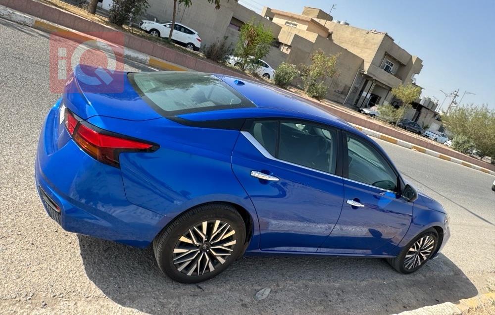 نيسان ألتيما